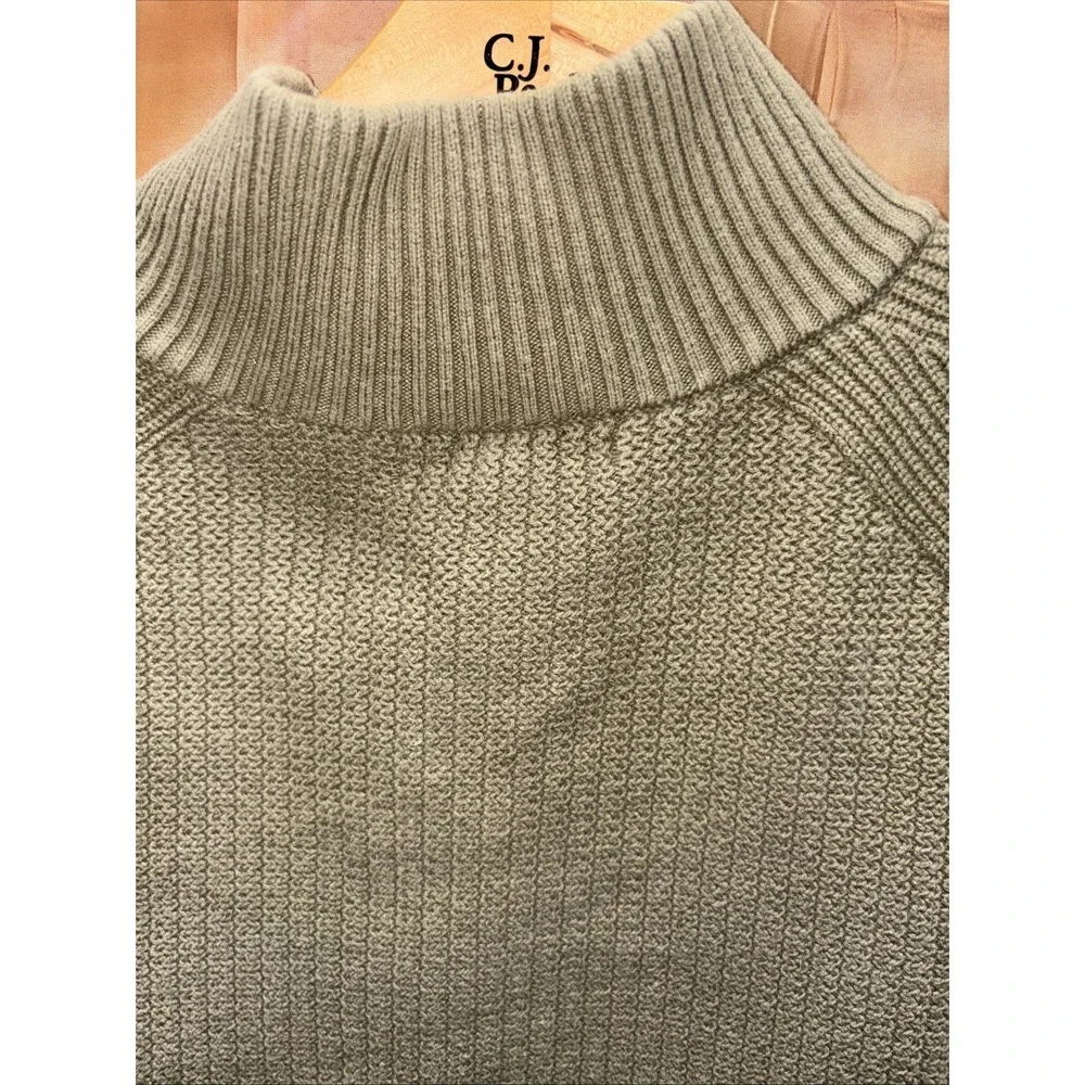 Banana Republic lay button